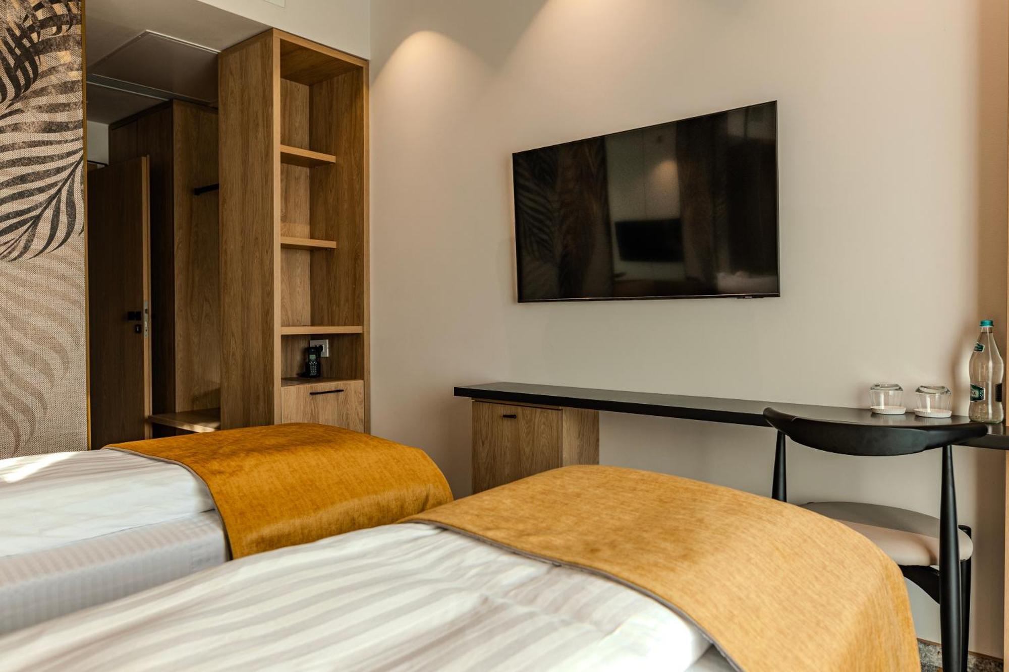 Hotel Branco Тимишоара Экстерьер фото